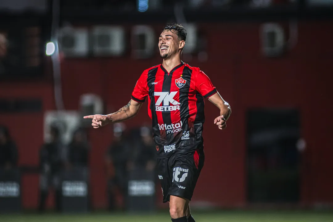 Claudinho marcou um dos gols na goleada contra  Jacobina