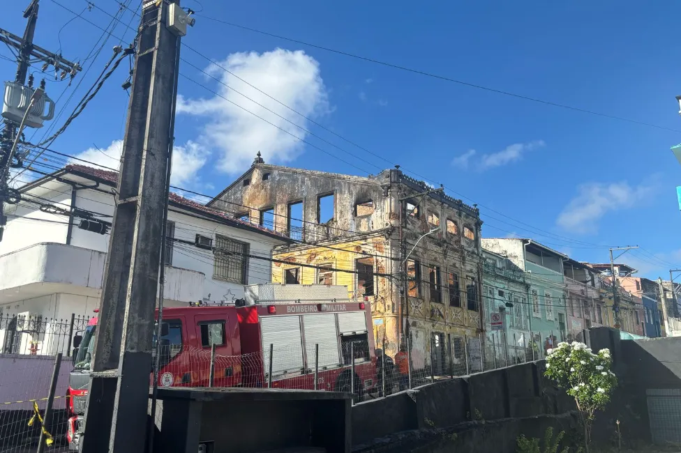 Fogo teve início por volta das 19h20