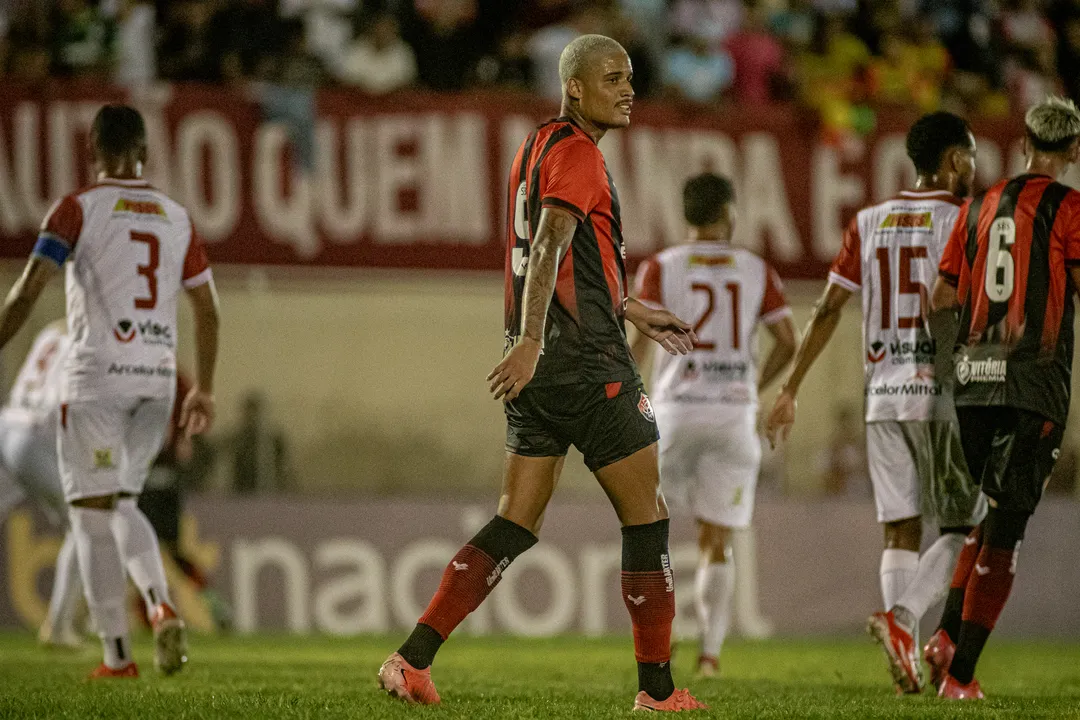 Janderson, atacante do Vitória