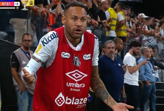 Neymar não saiu do banco contra o Corinthians