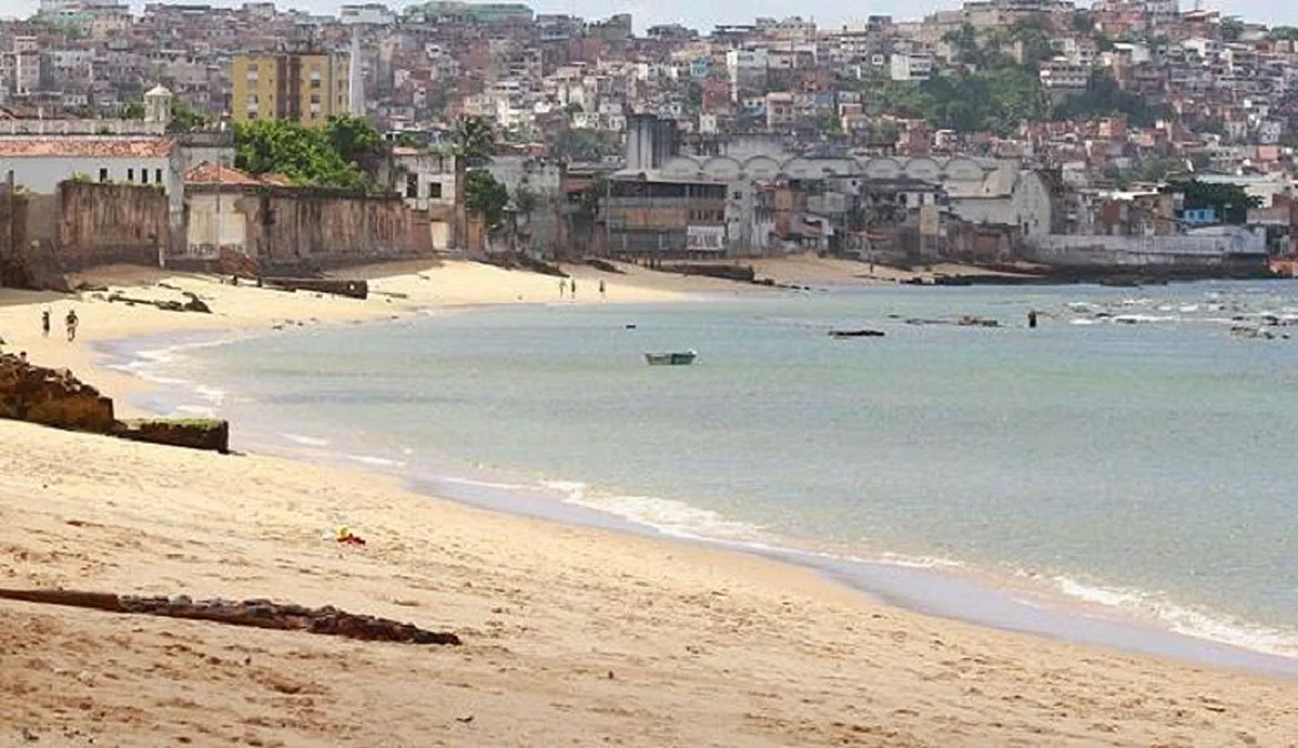 Praia de Cantagalo, na Cidade Baixa de Salvador