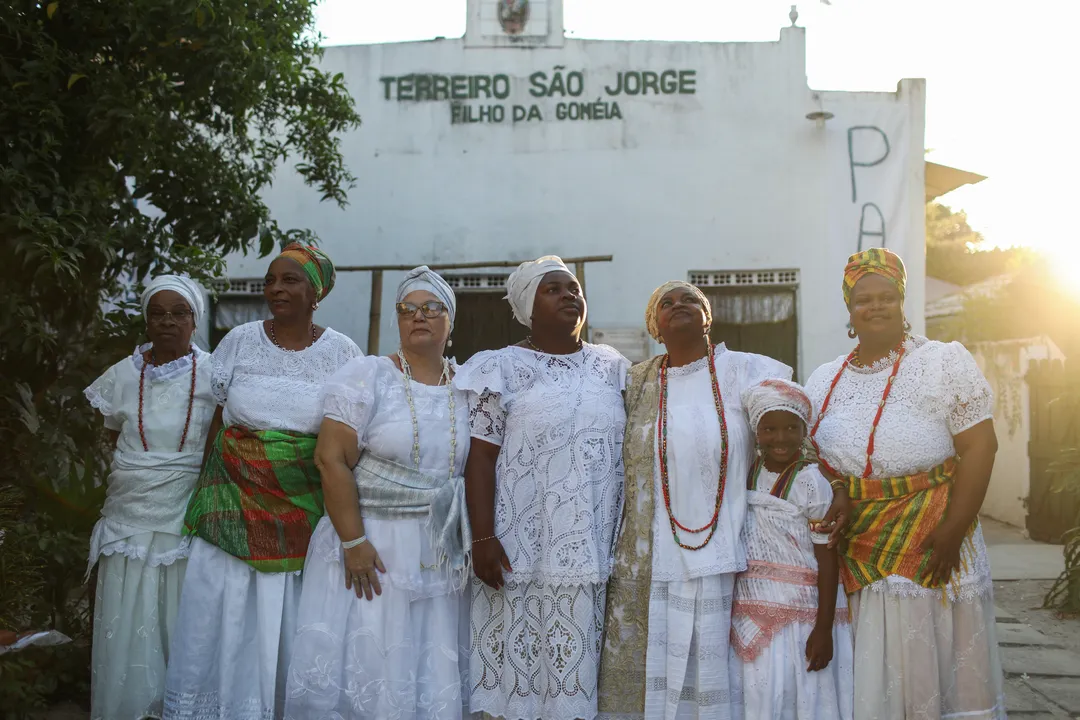 Terreiro São Jorge Filho da Goméia

Documentário de Mãe Mirinha, que completaria 100 anos agora em dezembro

Terreiro São Jorge Filho da Goméia. 
Foto: Raphael Muller / Ag. A TARDE

Data: 18/12/2024