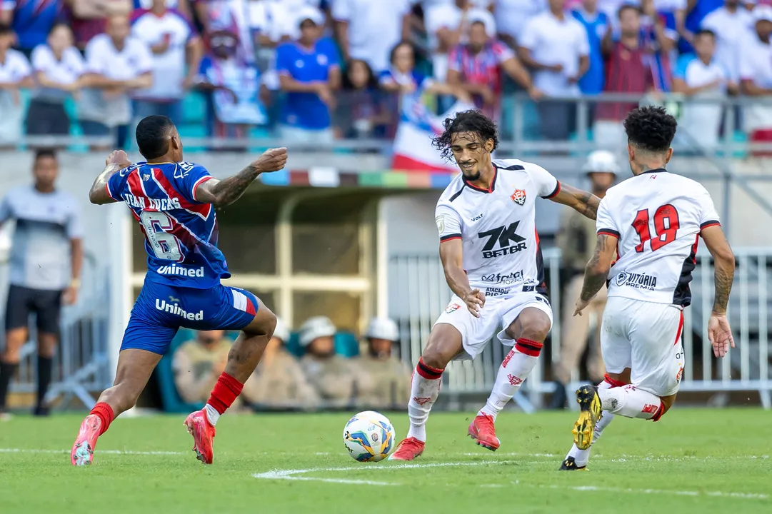 Bahia e Vitória se destacam de formas distintas nesta janela de transferências