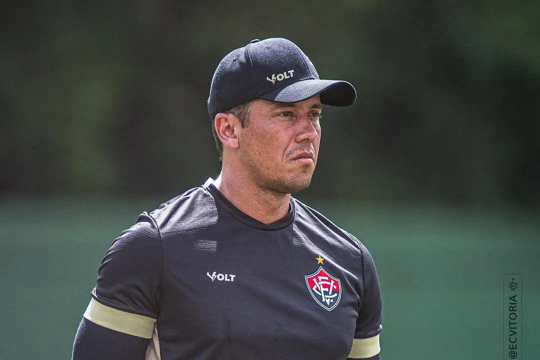 Técnico Thiago Carpini vai comandar somente uma sessão de treinos para a partida contra o Colo-Colo