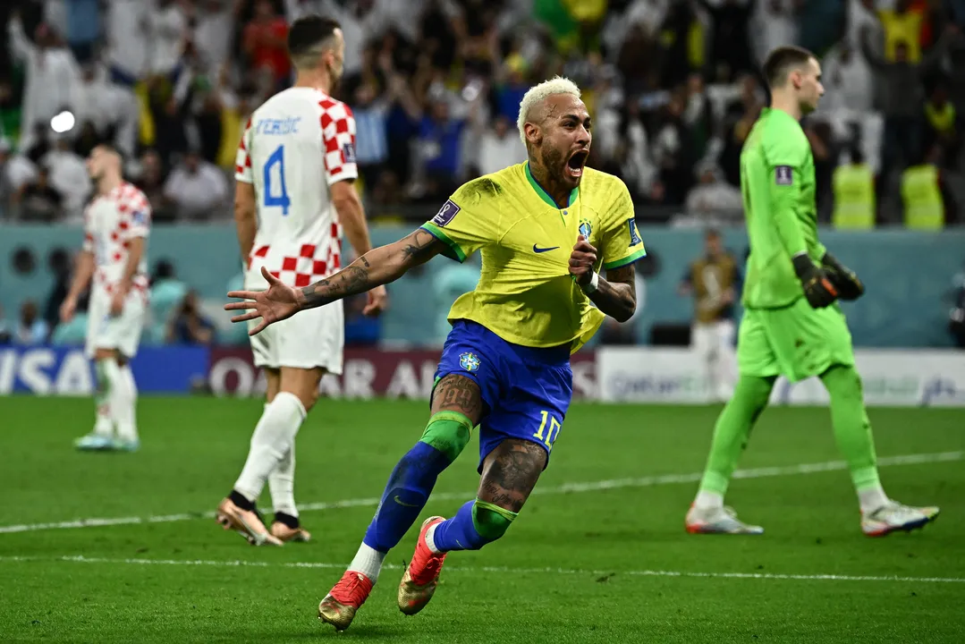 Neymar comemorando gol contra a Croácia