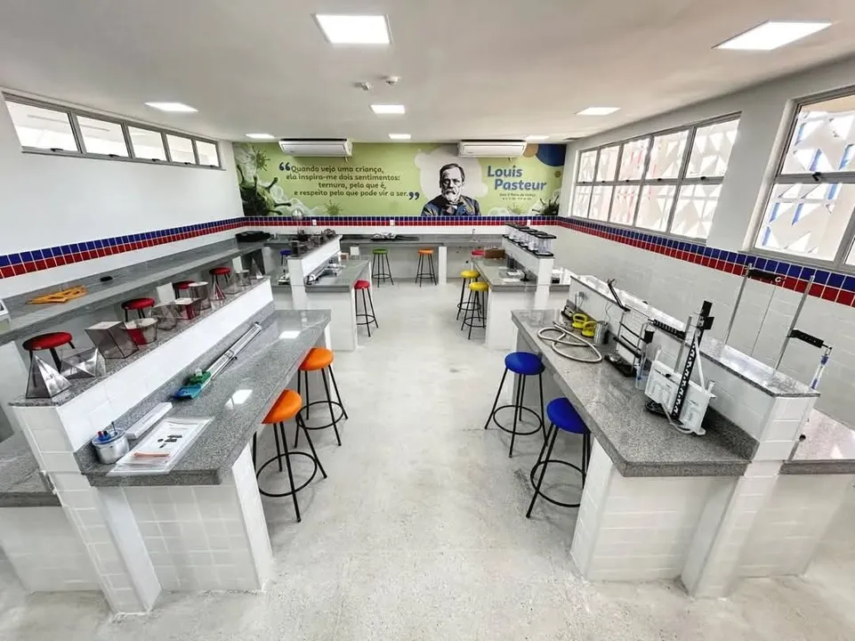 Laboratório do Colégio de Tempo Integral São José, em Chorrochó