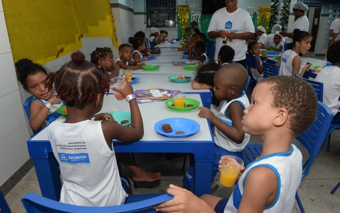 Crianças têm acesso a seis refeições diárias