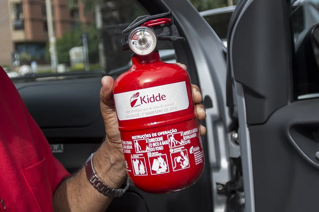 Extintor de incêndio para carro tratado no texto da proposta é do tipo ABC