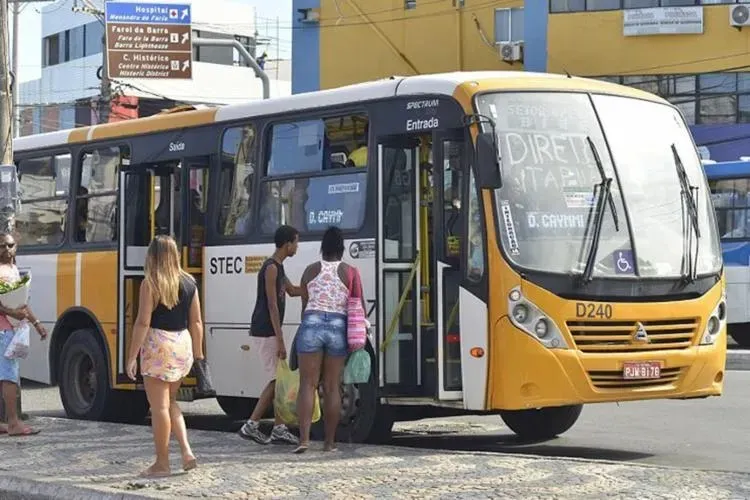 Acidente aconteceu no bairro do Arenoso, em Salvador