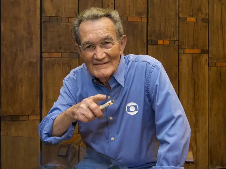 Imagem ilustrativa da imagem Famosos, clubes e jornalistas lamentam a morte de Léo Batista