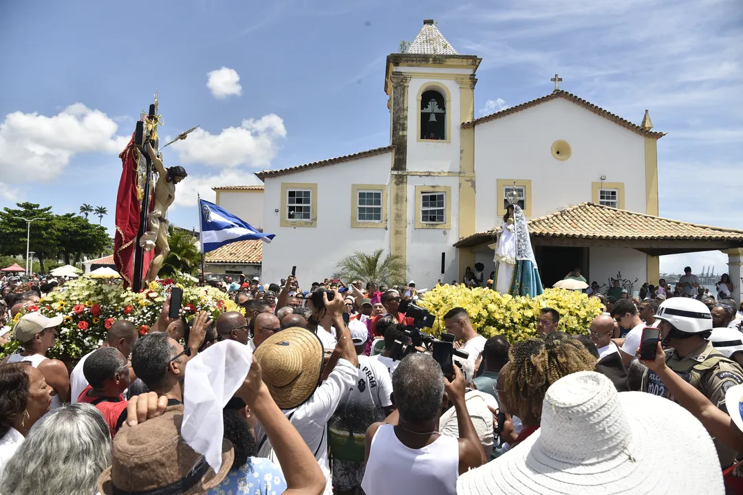 Fé e tradição na procissão de Bom Jesus dos Navegantes