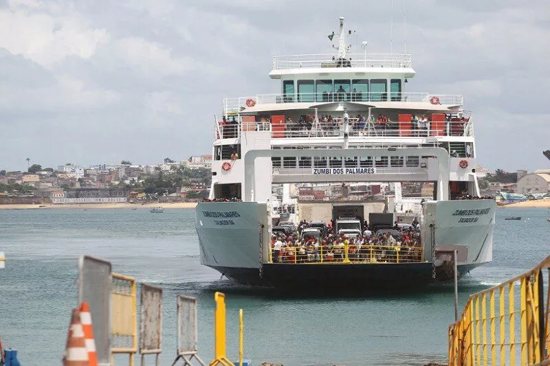 Cinco embarcações estão operando