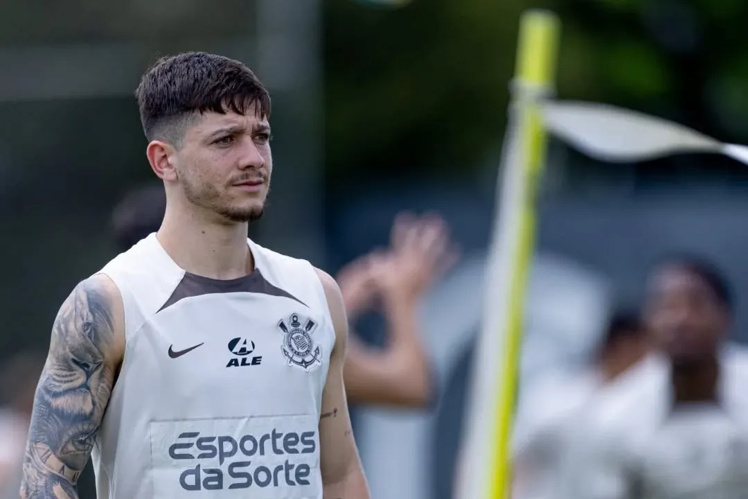 Rodrigo Garro em treino do Corinthians