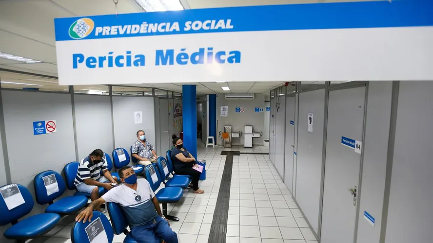 Afetados podem remarcar consultas por meio de um aplicativo