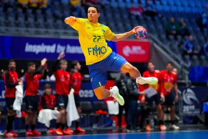 Brasil vence e avança no Mundial de handebol