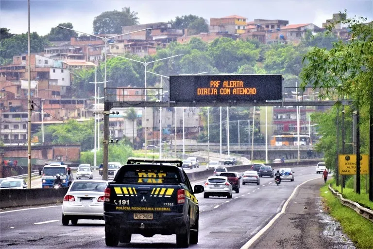 Imagem ilustrativa da imagem Homem é preso com carro de locadora irregular em Salvador