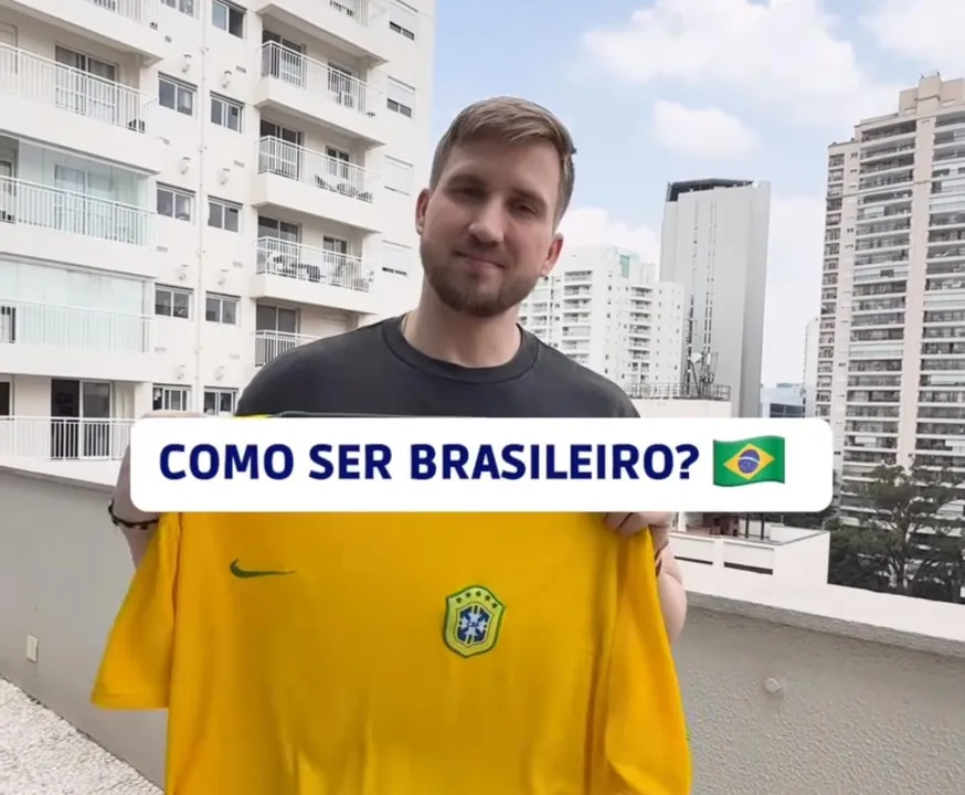 Influencer tem uma página sobre língua portuguesa e fala sobre o Brasil