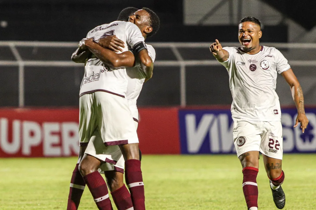 Jogadores do Jacuipense comemorando