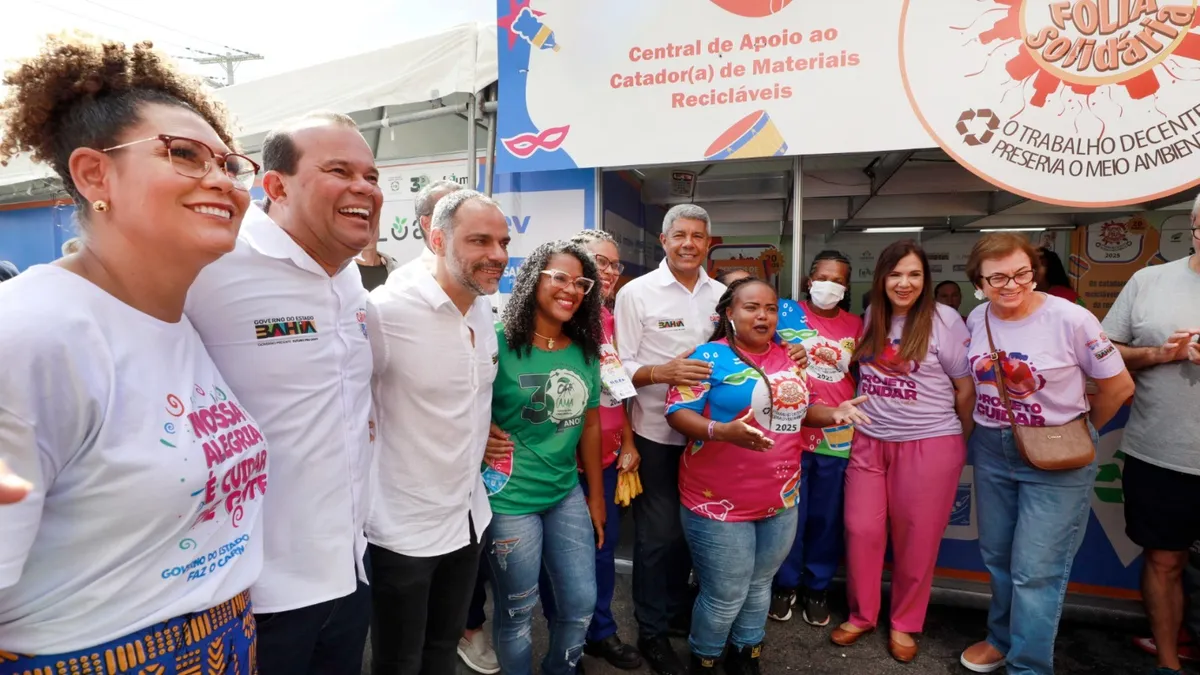 Jerônimo se mostrou atento à atuação desses profissionais, que desempenham um papel essencial na limpeza e na sustentabilidade do evento