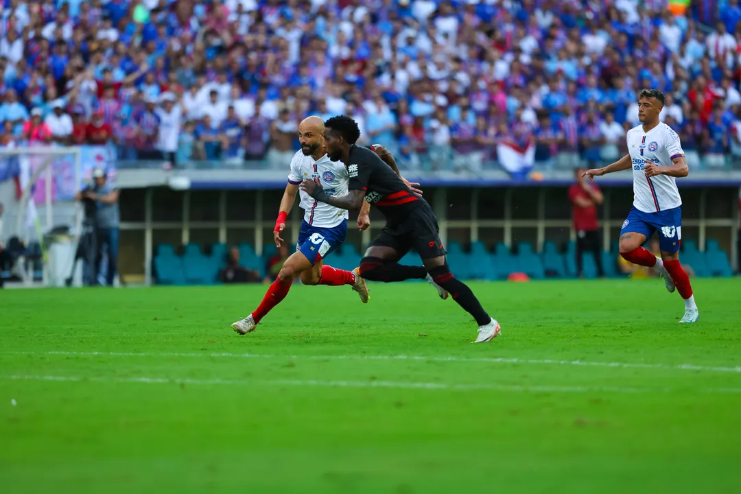 Thaciano abriu o placar para o Bahia contra o Dragão