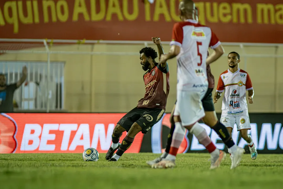 Vitória enfrenta Juazeirense nesta quarta-feira