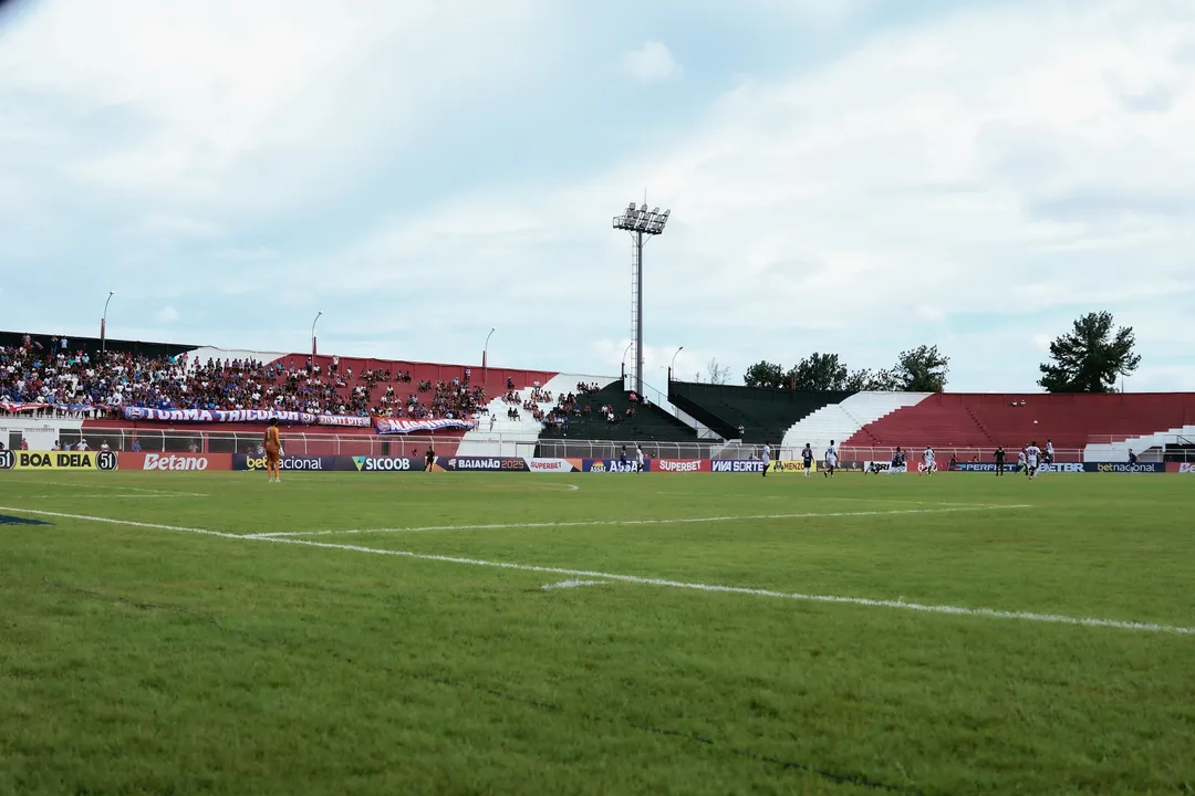 Gramado do Carneirão não estava em boas condições