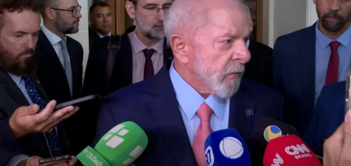 Lula falou aos jornalistas após a posse do presidente uruguaio, Yamandú Orsi