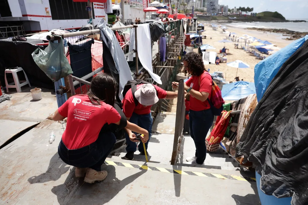 Equipe do Ministério Público realizou vistoria na plataforma montada para os ambulantes no circuirto Dodô