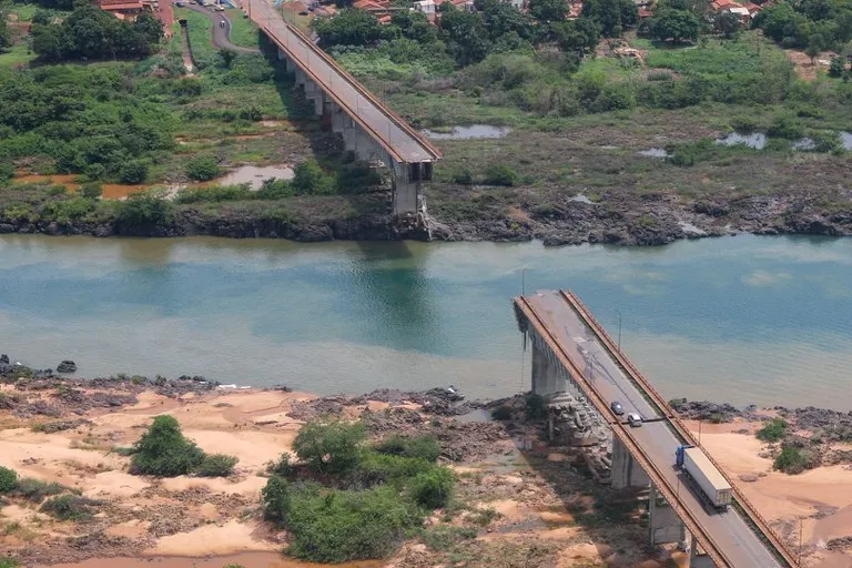 Das 17 pessoas desaparecidas após a queda da ponte, 10 foram localizadas até o momento