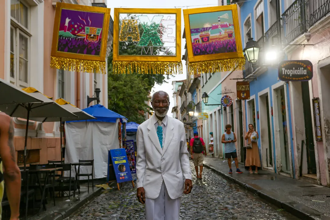 Mudança radical no Carnaval do Circuito Batatinha.
Na foto: Clarindo Silva, jornalista e figura cultural do Pelourinho.