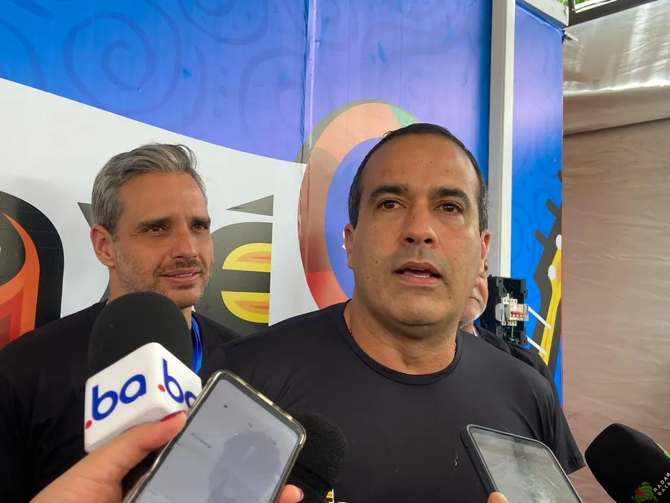 Bruno Reis durante coletiva de imprensa no Campo Grande