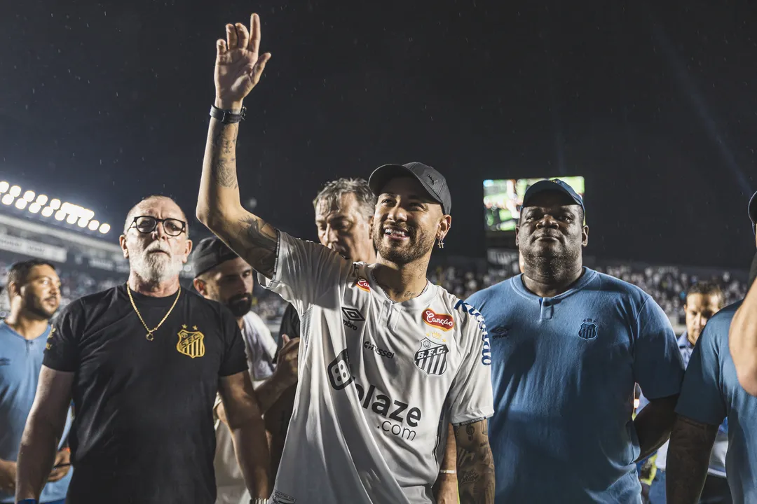 Neymar durante apresentação pelo Santos