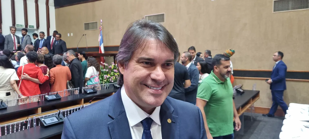 Niltinho defende ainda a ideia de que discordâncias internas devem ser tratadas dentro do partido e não externadas na imprensa ou no parlamento