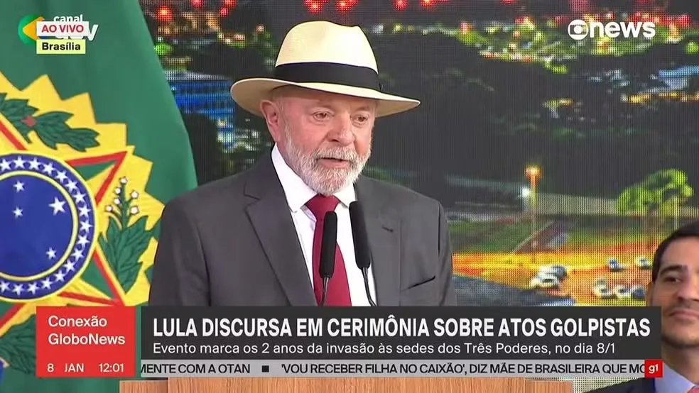 Lula brinca com ministro do STF