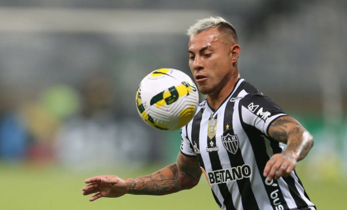 Eduardo Vargas foi oficializado como reforço do Atlético-MG