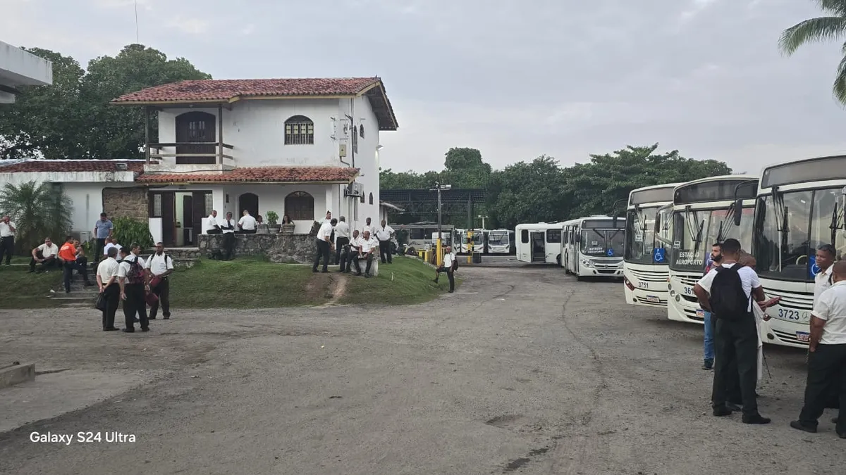 Imagem ilustrativa da imagem Estado de greve na RMS: ônibus não saem das garagens e rodoviários tomam decisão