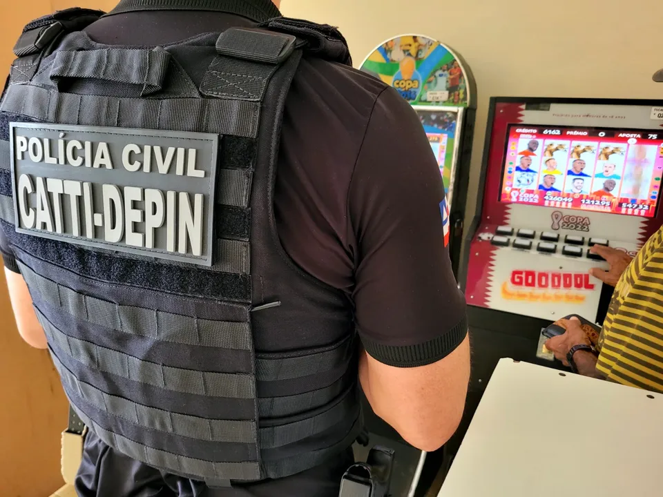 A Polícia Civil segue com as investigações, intensificando o combate à exploração de jogos de azar e crimes relacionados na região.