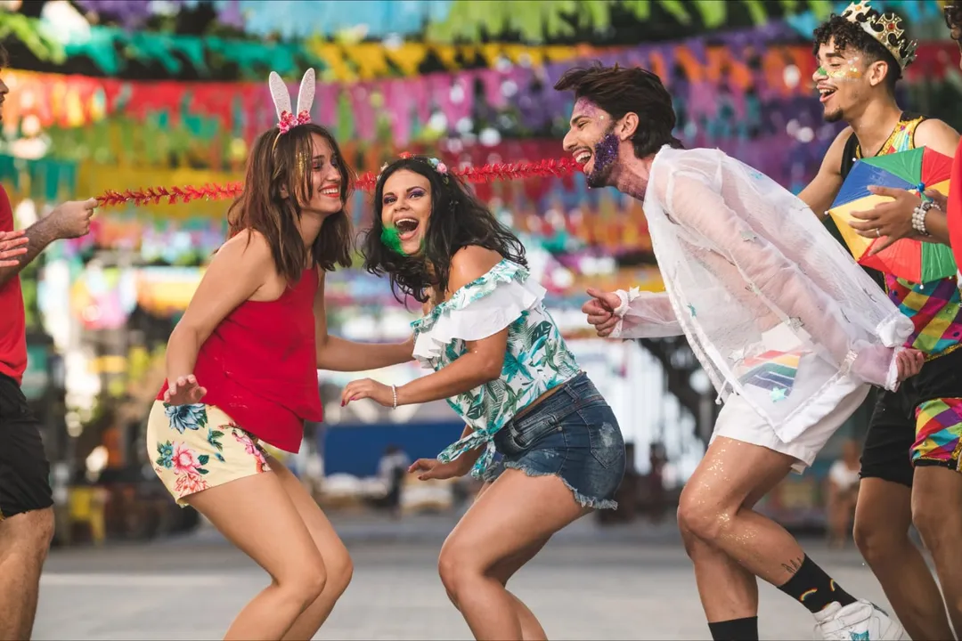 Joelho no Carnaval: ortopedistas alertam sobre cuidados