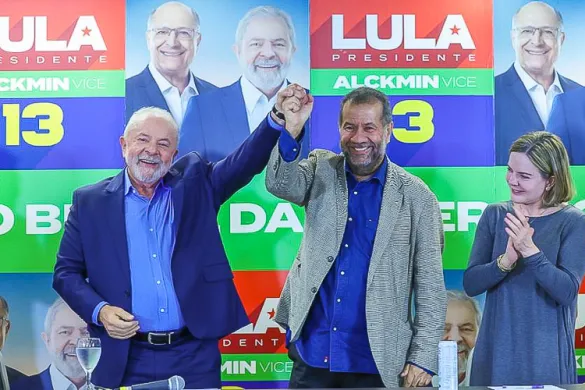 Lula e o ministro da Previdência Social, Carlos Lupi
