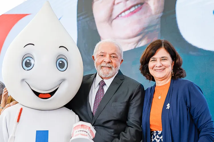 Nísia fica no comando da pasta até o dia 6 de março