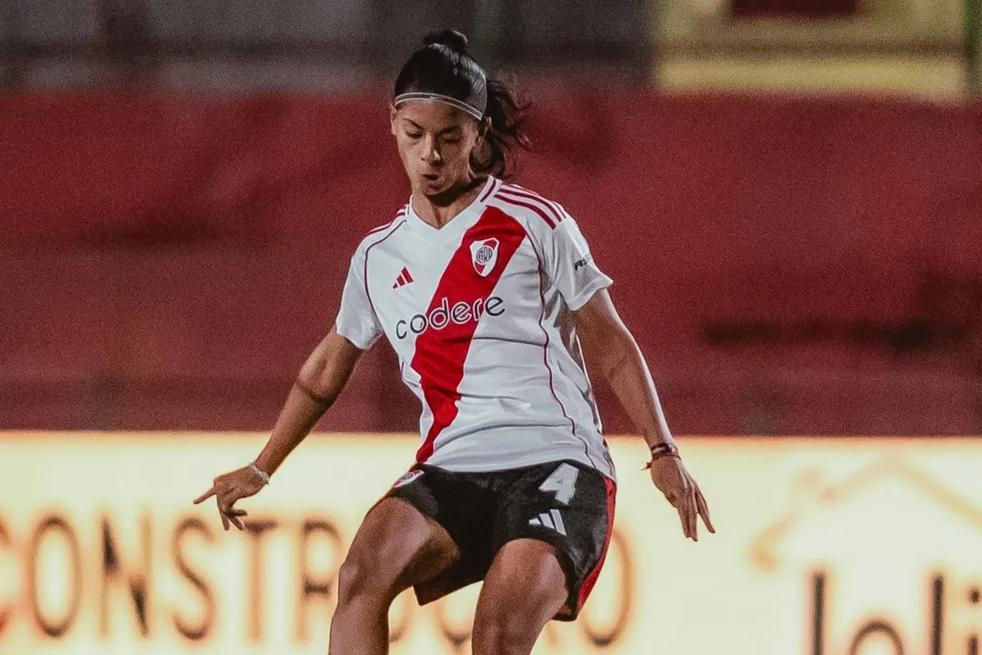 Jogadora do River Plate em ação na Brasil Ladies Cup