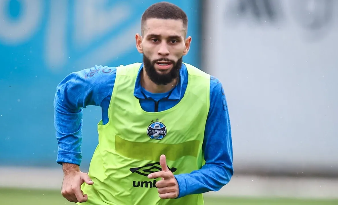 Wagner Leonardo em treinamento no Grêmio