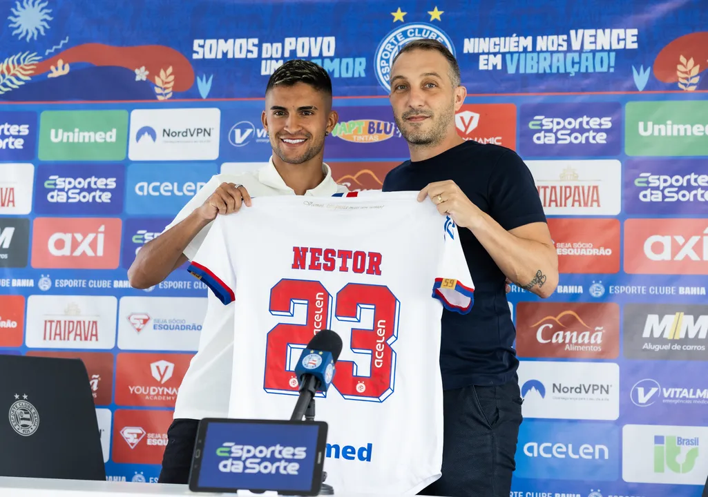 Nestor é apresentando ao Bahia