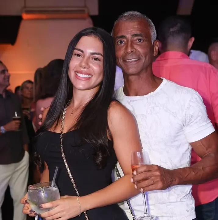 Romário e a estudante Alicya Gomes