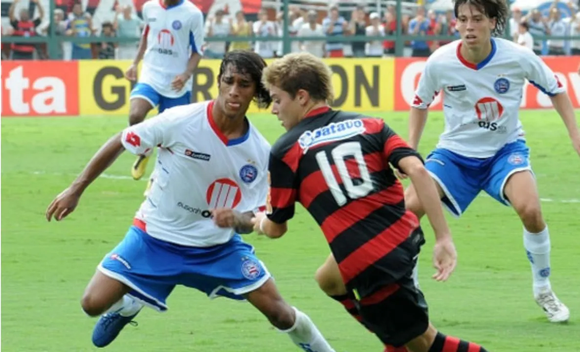 Duelo entre Bahia x Flamengo pela final da Copinha em 2011