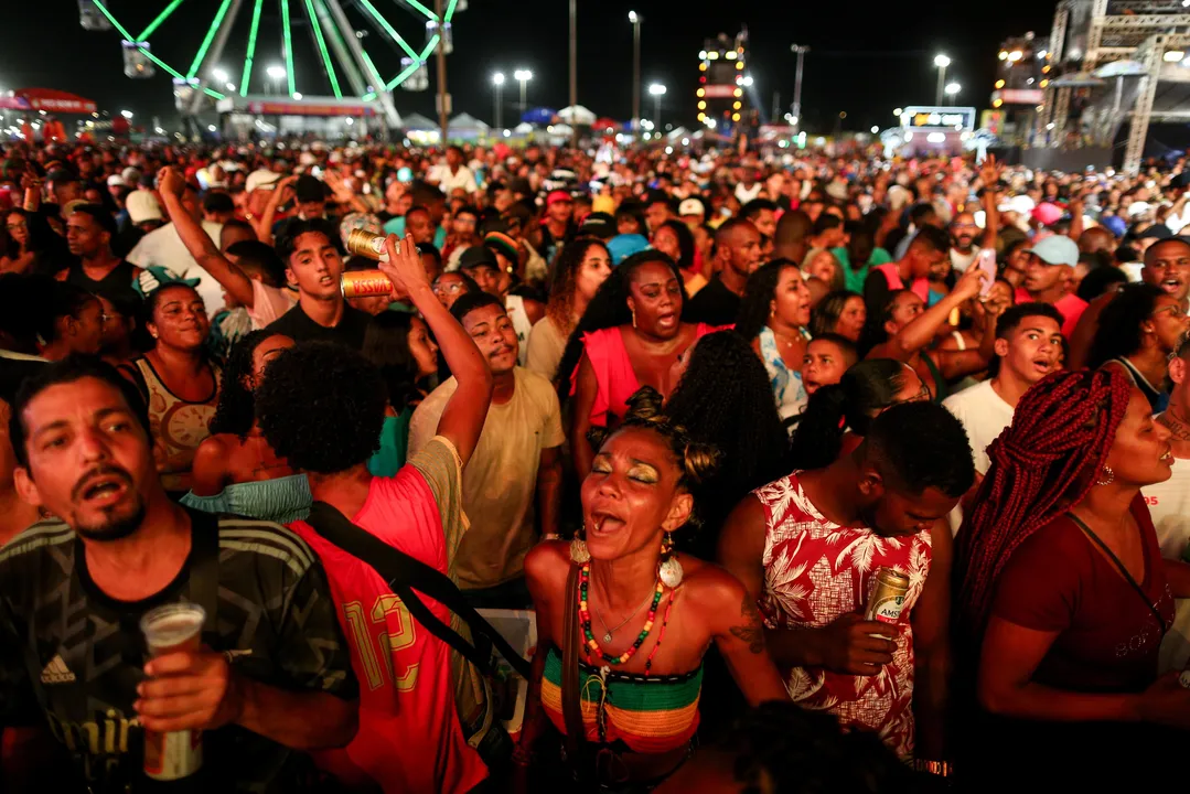 Público dançou e pulou ao som de Olodum, Psirico, Bell Marques, João Gomes e Thiago Aquino