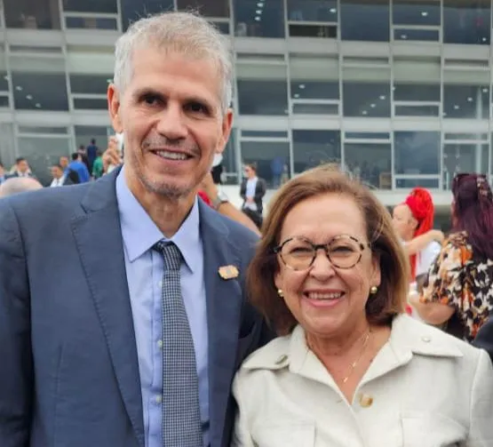 Deputada federal Lídice da Mata (à direita) e novo ministro Sidônio Palmeira (à esquerda)