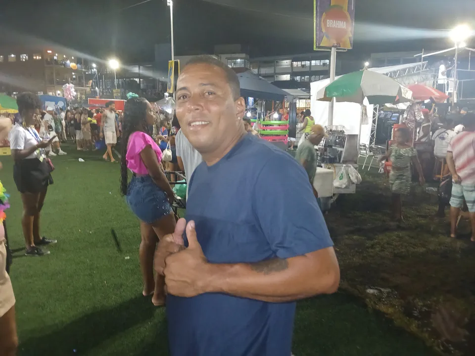 Márcio Moreira conta como economizar na folia