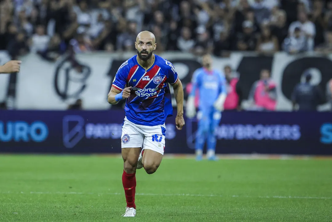 Thaciano em ação pelo Bahia