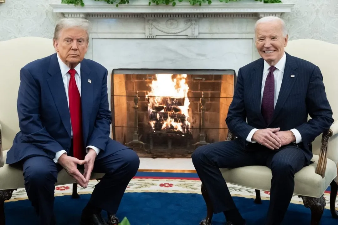 Trump (à esquerda) e Biden (à direita)